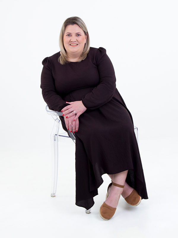 Loudene DippenaarJunior Accountant